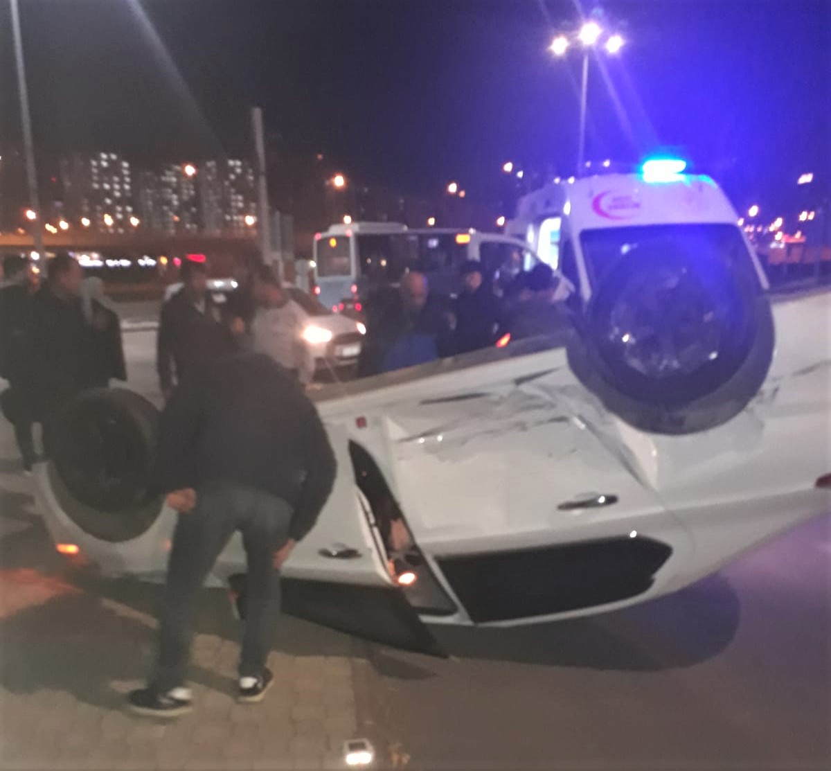 Kahramanmaraş’ta iki otomobil çarpıştı: 3 yaralı