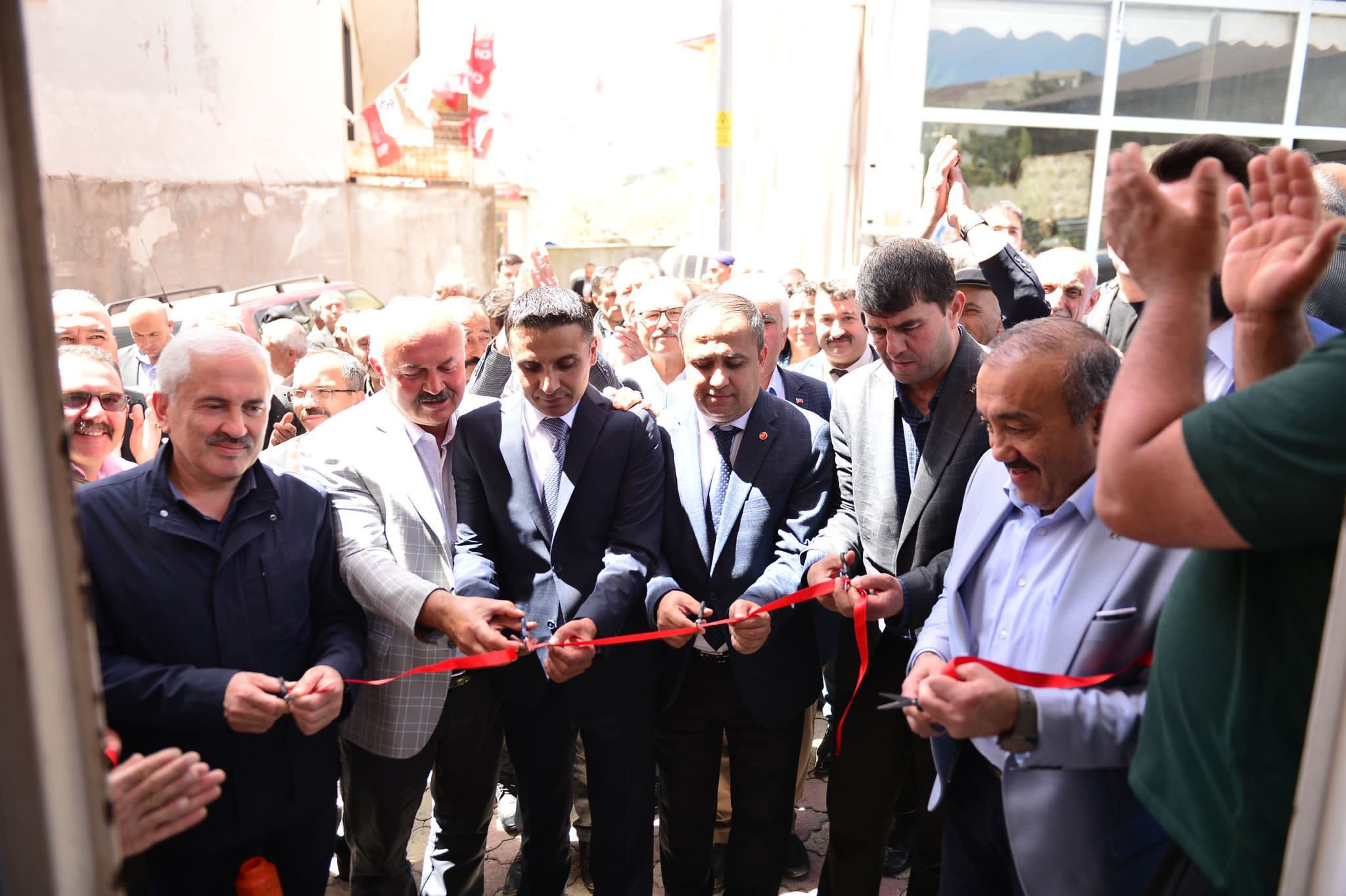 Elif gibi devletimizin yanında her zaman dimdik durduk