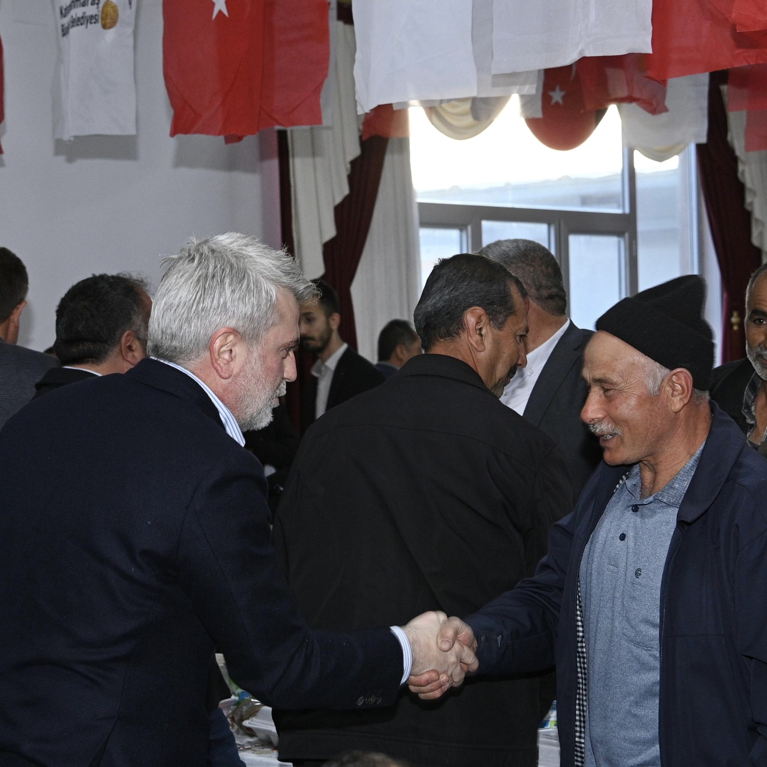 Büyükşehir’in Gönül Sofrası Çağlayancerit’te Kuruldu 