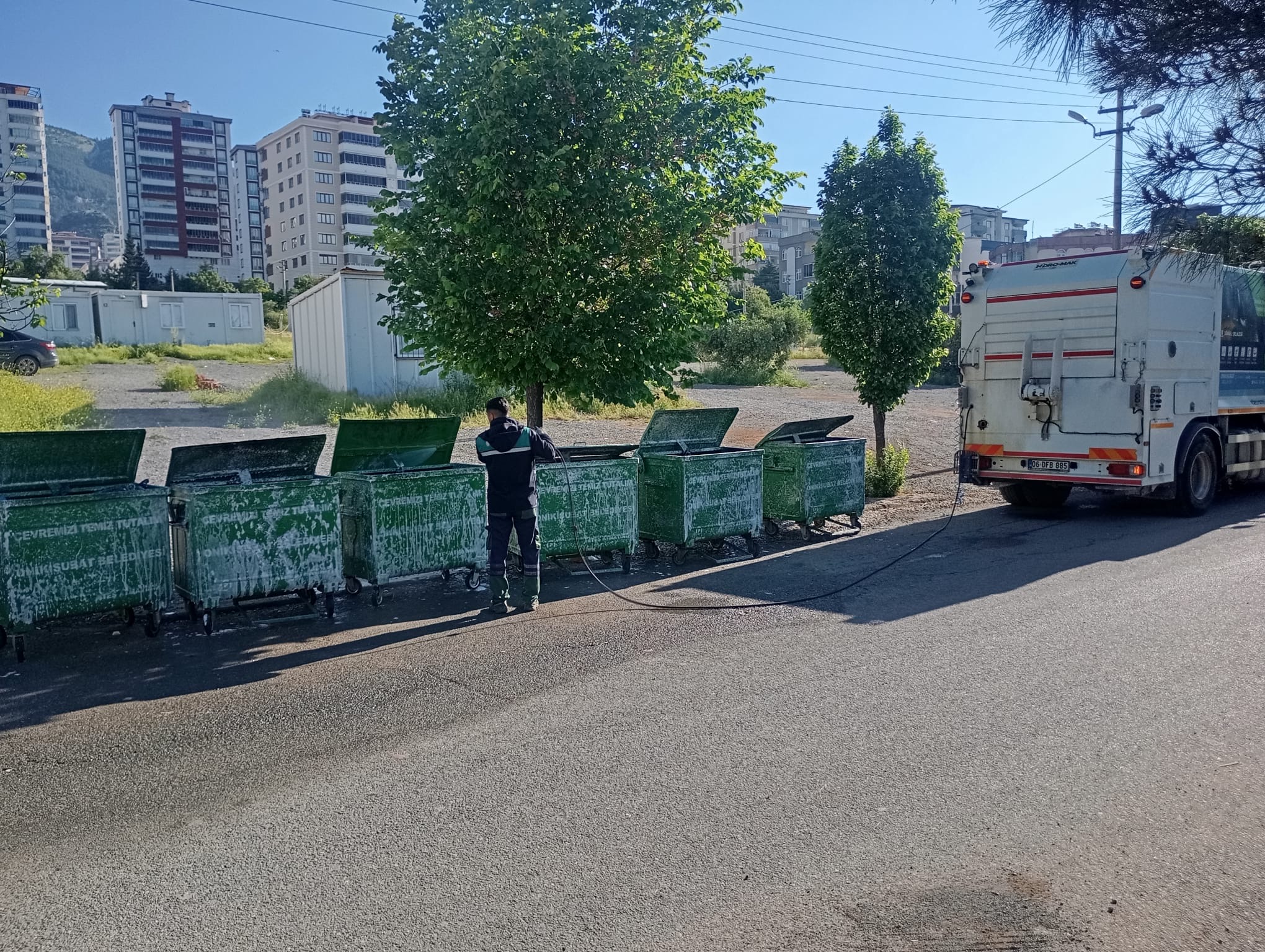 Onikişubat Belediyesi,288 personel ve 65 araçtan oluşan güçlü ekiple sahada
